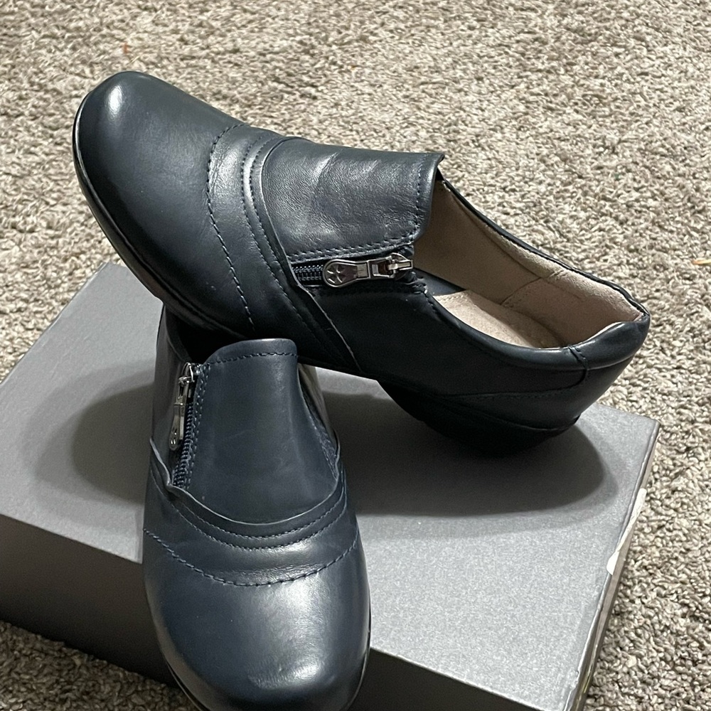 Naturalizer Loafers Women’s Dress Shoes Size 7 Navy Leather Slip-on‎ side zip